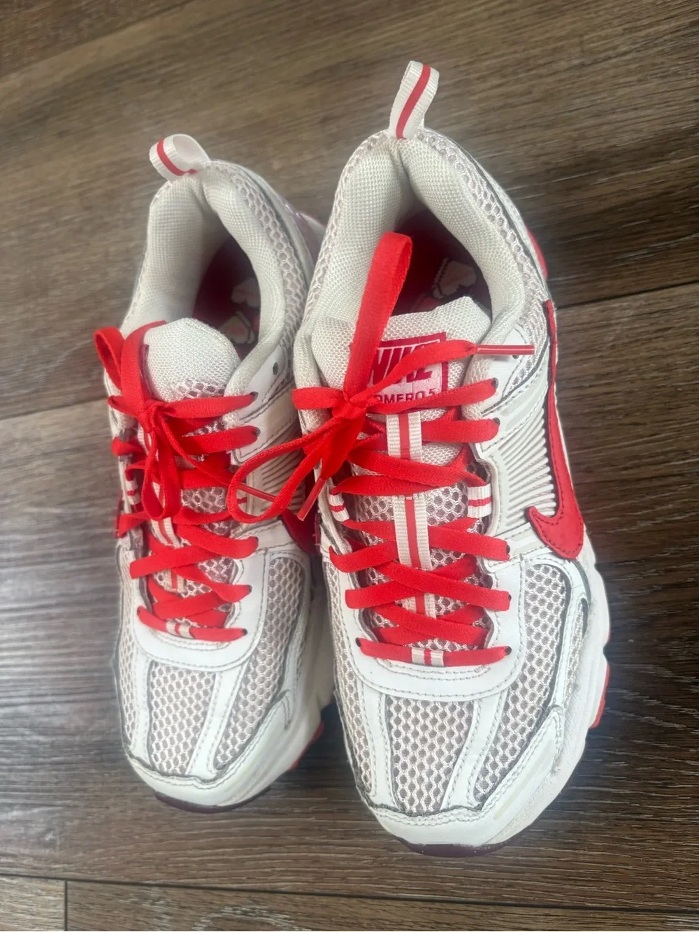 Vomero Nike Kids White and Red Mesh Athletic Sneakers 4.5Y